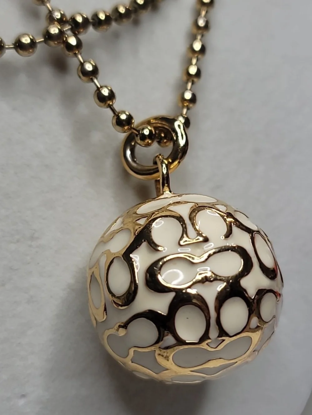 COACH Vintage Signature C Orb/Sphere Pendant Long Necklace Good Condition